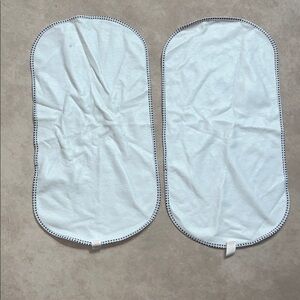 Set Of 2 Munchkin White Black Baby Waterproof Liner For Bassinets Changing Pads